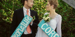 Ζευγάρι από τη Βρετανία γυρίζει τον κόσμο και παντρεύεται – Ο 62ος γάμος τους στ