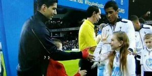 Κοριτσάκι ξεφτίλισε τον Λούις Σουάρες -Αντί να δώσει το χέρι της στον παίκτη της