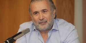 Guardian: Η κωμωδία παρηγορεί τους Ελληνες -Λαζόπουλος: Το γέλιο είναι η άλλη πλ