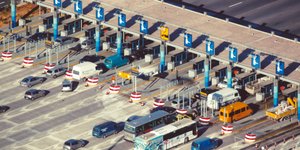 Επιτέλους και μία μείωση -Φθηνότερα τα διόδια στην Κορίνθου – Πατρών [πίνακας]