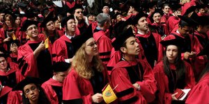 Αγγελία για πτυχίο -Δίνει 40.000 δολάρια το χρόνο για να πάει κάποιος αντ' αυτού