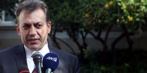 Βρούτσης: Δεν θα μειωθούν ούτε σεντ οι συντάξεις με τις «αυτόματες» κρατήσεις 