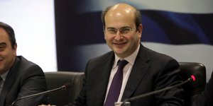 Χατζηδάκης: Οι τιμές δεν πέφτουν με τάματα στην Παναγία
