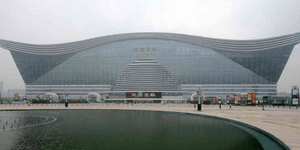 Το μεγαλύτερο κτίριο του κόσμου βρίσκεται πια στην Κίνα: Χωράει 3 φορές το Πεντά