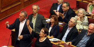 ΚΚΕ και Χρυσή Αυγή μπλοκάρουν το διορισμό επικεφαλής σε ΕΣΡ