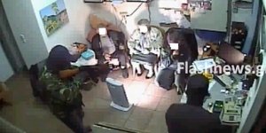 Καρέ καρέ σκηνές τρόμου σε βενζινάδικο στα Χανιά-Ληστές μπούκαραν με καλάσνικοφ 