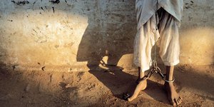 Σκάνδαλο στο Πακιστάν -Βουλευτής κρατούσε σε μπουντρούμι στο σπίτι του αλυσοδεμέ