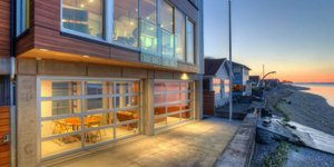 Το γυάλινο σπίτι - φρούριο που δεν παθαίνει τίποτα: Αντιστέκεται ακόμη και σε τσ