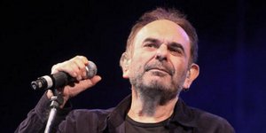 Ο ασυμβίβαστος χαρακτήρας του Σάκη Μπουλά στο αποχαιρετιστήριο σκίτσο που έφτιαξ