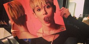 Εκτός εαυτού η Μάιλι Σάιρους: Τεράστιες γλώσσες