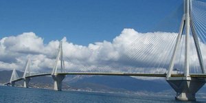 Και η Γέφυρα Ρίου Αντιρρίου «πνίγηκε» στην ομίχλη -Το απόκοσμο θέαμα που κόβει τ