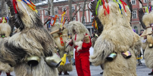 Διώχνοντας το πνεύμα του χειμώνα: Το μαλλιαρό καρναβάλι της Σλοβενίας [εικόνες]