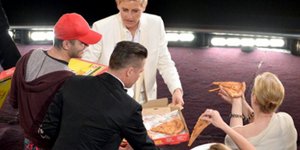 Ο πιτσαρόδορος που πήρε... οσκαρικό φιλοδώρημα