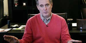 Χειροπέδες σε Ουκρανός κροίσος -Οι ΗΠΑ ελπίζουν πως θα τους δώσει τα «όπλα» για 