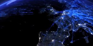 Εχει πολλή κίνηση στον ουρανό της Ευρώπης: Δείτε όλες τις αεροπορικές πτήσεις πά