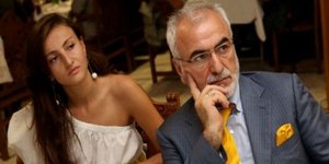 Σόνια Σαββίδη: Η γοητευτική νεαρή δικηγόρος που έχει γίνει «σκιά» του γνωστού επ