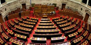 Το γάλα προκαλεί πονοκέφαλο στην κυβέρνηση -Γαλάζιοι και πράσινοι βουλευτές απει