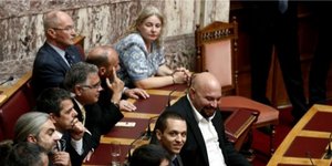 Τι κάνουν τελικά τους μισθούς τους οι βουλευτές της Χρυσής Αυγής 