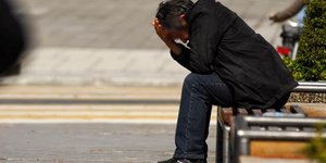 Απεγνωσμένος Ελληνας άνεργος καταφεύγει σε ντετέκτιβ: Βρείτε μου μία δουλειά ή π