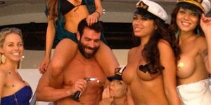 Εσπασε το πόδι της πορνοσταρ και συνεχίζει να ξεσαλώνει ατάραχος στο Λας Βέγκας 