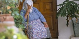 Huffington Post: Πέντε πράγματα που μπορούν να μας διδάξουν οι Ελληνες για καλά 