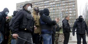 Εύθραυστες ισορροπίες στην Ουκρανία -Ενοπλοι κατέλαβαν αστυνομικό τμήμα στα ανατ