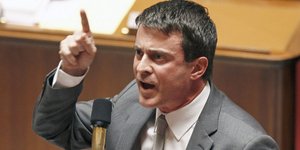 Ψαλίδι στις δαπάνες βάζει ο πρωθυπουργός Μανουέλ Βαλς