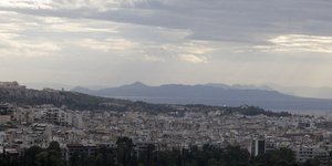 Μικρή άνοδος της θερμοκρασίας τη Δευτέρα -Τοπικές βροχές