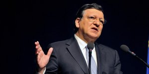 Απάντηση από Μπαρόζο: Δεν ήταν απόφαση της Κομισιόν το δημοψήφισμα στην Ελλάδα 