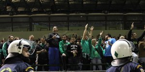 Επεισόδια στην Λεωφόρο -Οπαδοί Παναθηναϊκού και ΠΑΟΚ έπαιξαν ξύλο και καρεκλιές