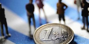 Ξεκίνησε και επισήμως η καταβολή του κοινωνικού μερίσματος: Μπήκαν τα χρήματα σε