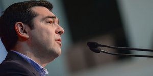Τσίπρας κατά Βενιζέλου: Κομπάρσος ακόμη και τώρα στην κατάπτωσή του