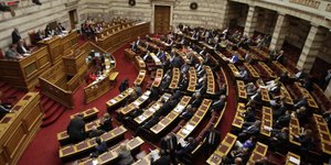 Αναβλήθηκαν όλες οι επίκαιρες ερωτήσεις της Παρασκευής στην Βουλή -Γιατί δεν θα 