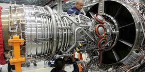 Που γεννιούνται τα αεροπλάνα: Εντυπωσιακές λήψεις από εργοστάσια κατασκευής αερο