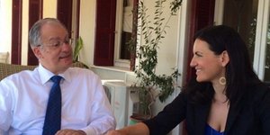 Οι πολιτικοί ξαναπάνε για καφέ στο Da Capo -Οι αγκαλιές και τα φιλιά της Ολγας Κ