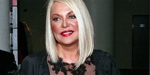 Σέξι φωτογραφία και από τη Ρούλα Κορομηλά: Χαλαρή με το μαγιό της [εικόνα]