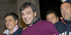 «Λάδωσα δικαστή με 250.000 ευρώ για να με αθωώσει για διπλό φόνο» - Η συγκλονιστ