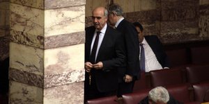 Τα μαζεύουν Μεϊμαράκης -Αθανασίου για την κατάργηση προνομίων των βουλευτών που 