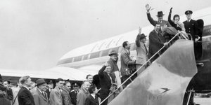 Πώς «πετούσαν» κάποτε οι άνθρωποι -Ενας εντελώς διαφορετικός κόσμος [εικόνες]