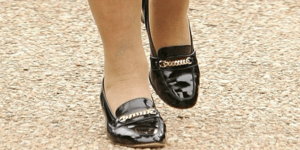 H βασίλισσα Ελισάβετ φοράει 50 χρόνια τα ίδια παπούτσια [εικόνες]