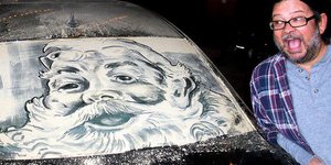 Ο καλλιτέχνης των... βρώμικων αυτοκινήτων -Πίνακες ζωγραφικής πάνω σε σκονισμένα
