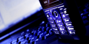 Εκθεση σοκ από τη Vodafone: Κρατικές υπηρεσίες παρακολουθούν πολίτες