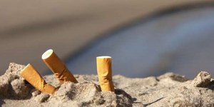 Κάναμε τις παραλίες... τασάκια -Γεμάτες αποτσίγαρα οι ελληνικές ακτές [πίνακας]