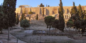 Πρόστιμο 2.000 ευρώ στον περιπτερά που πουλούσε τρία ευρώ το μπουκαλάκι νερό στη