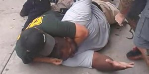 Βίντεο που προκαλεί φρίκη: Αστυνομικοί έπνιξαν πολίτη -«Δεν μπορώ να αναπνεύσω» 