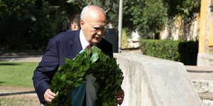 Κατάθεση στεφάνου από τον Πρόεδρο της Δημοκρατίας στο Πάρκο Ελευθερίας [εικόνες]