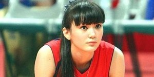 Πως μια εντυπωσιακή 18χρονη αθλήτρια κατάφερε να εκνευρίσει τις συμπαίκτριές τη