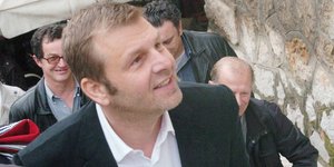 Ο Απόστολος Γκλέτσος βάζει «Τελεία» -Η διακήρυξη αρχών του κόμματός του