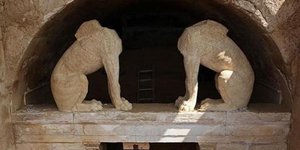 «Πύρινο» άρθρο της κόρης του αρχαιολόγου Λαζαρίδη που ξεκίνησε τις ανασκαφές στη