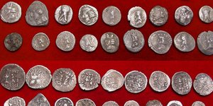 Πέντε αρχαία νομίσματα επιστράφηκαν στην Ελλάδα -Θα εκτεθούν στο Νομισματικό Μου
